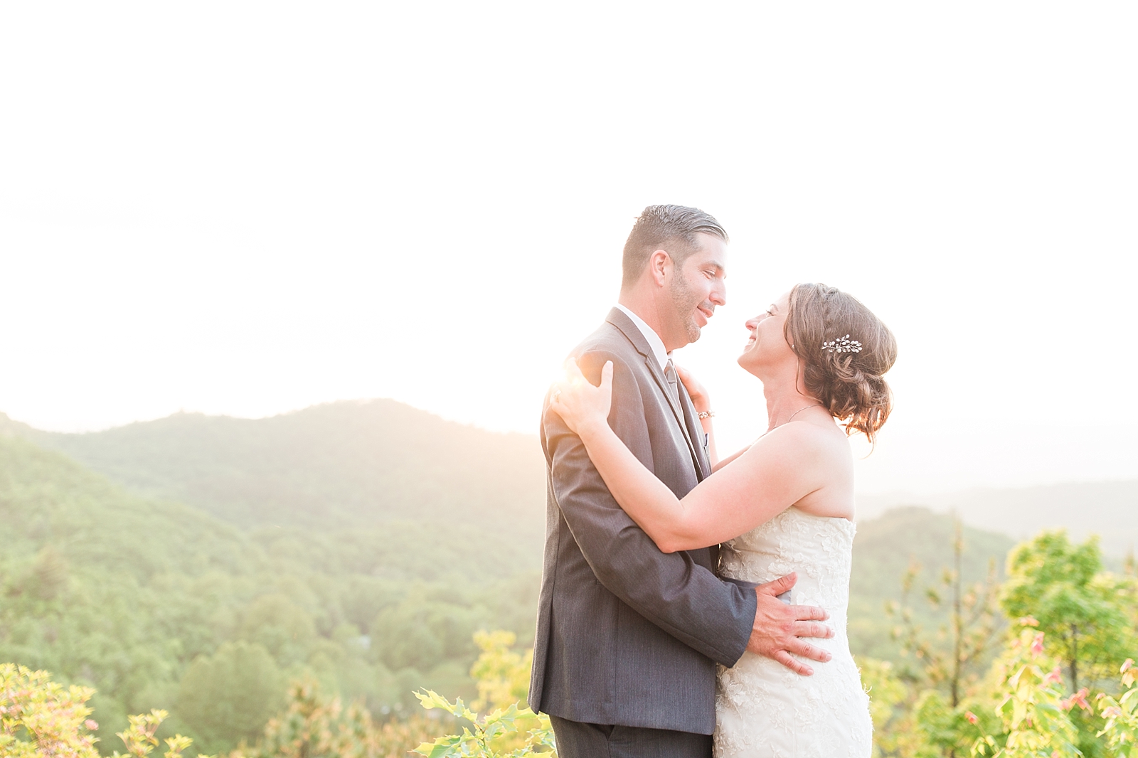 Hawkesdene Wedding Bride and Groom Sunset Photo