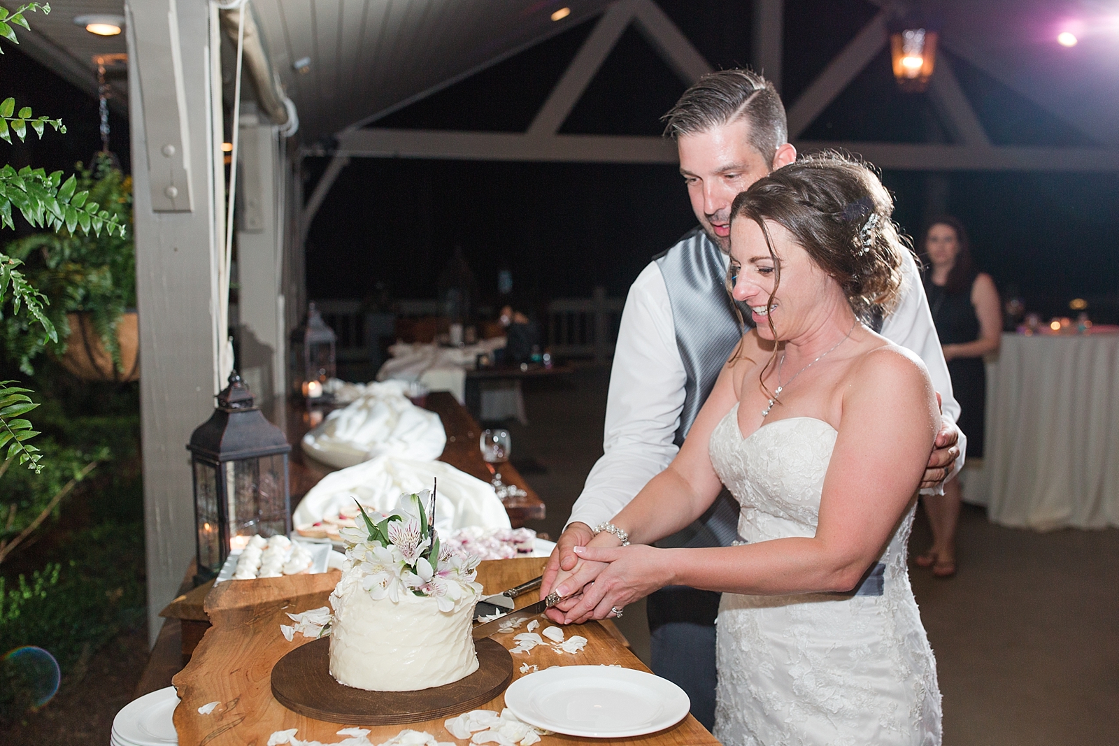 Hawkesdene Wedding Cake Cutting Photo