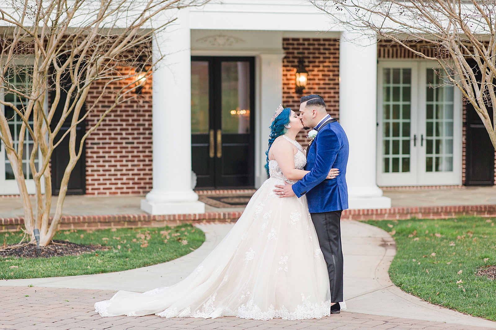 Mooresville Wedding Bride and Groom hugging and kissing Photo