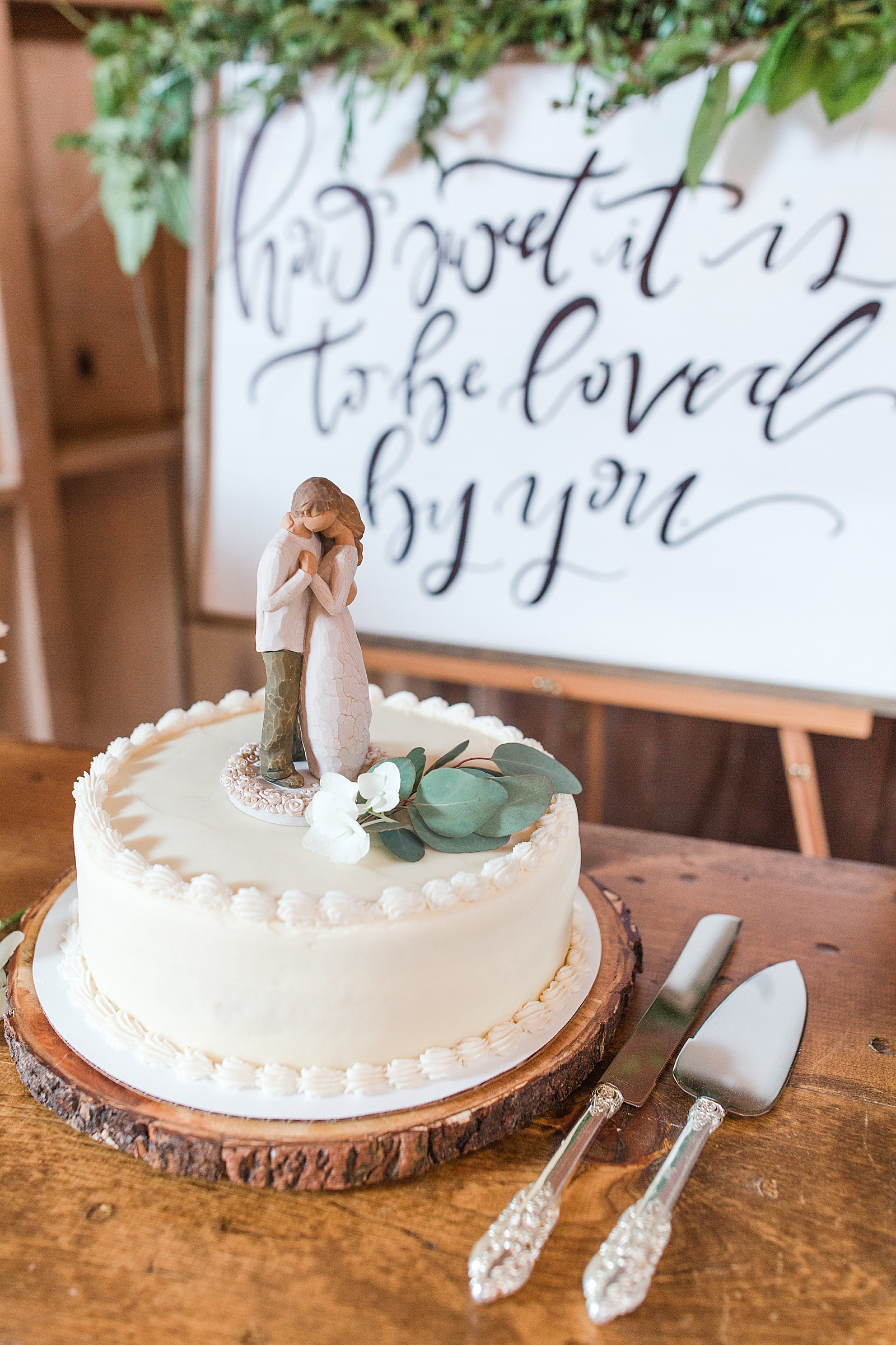 Macedonia Hills Wedding Reception Cake with Willow tree bride and groom cake topper Photo