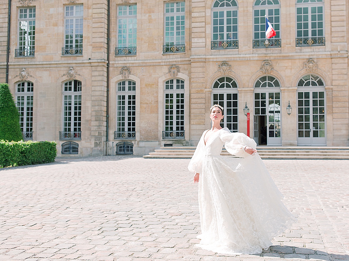 Musée Rodin Wedding Bride in Courtyard Photo