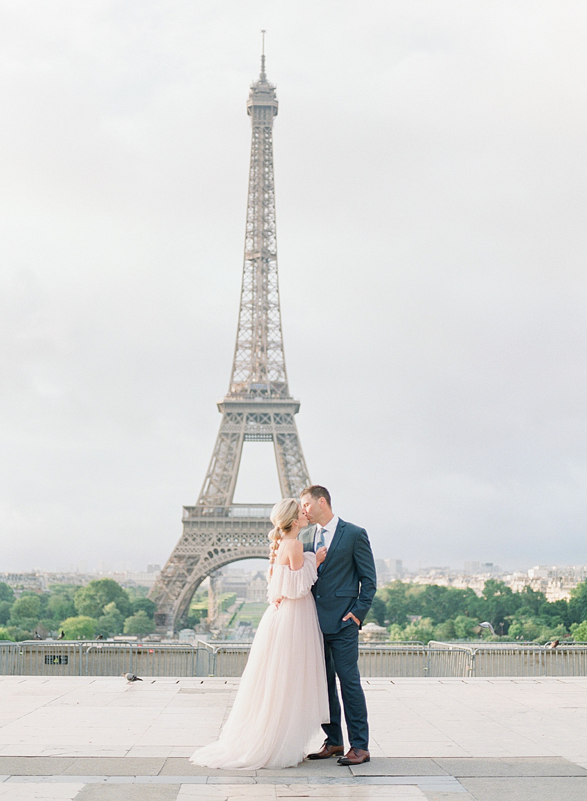 Eiffel Tower Wedding Couple Kissing Photo