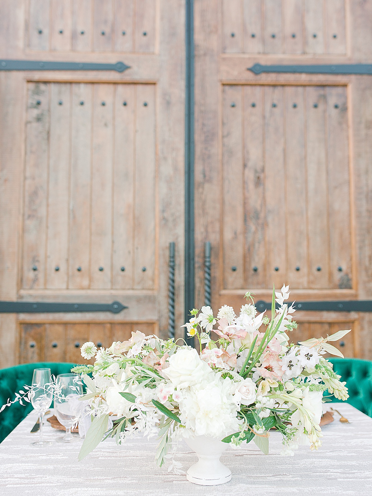 The Ridge Asheville Wedding Sweetheart table florals Photo