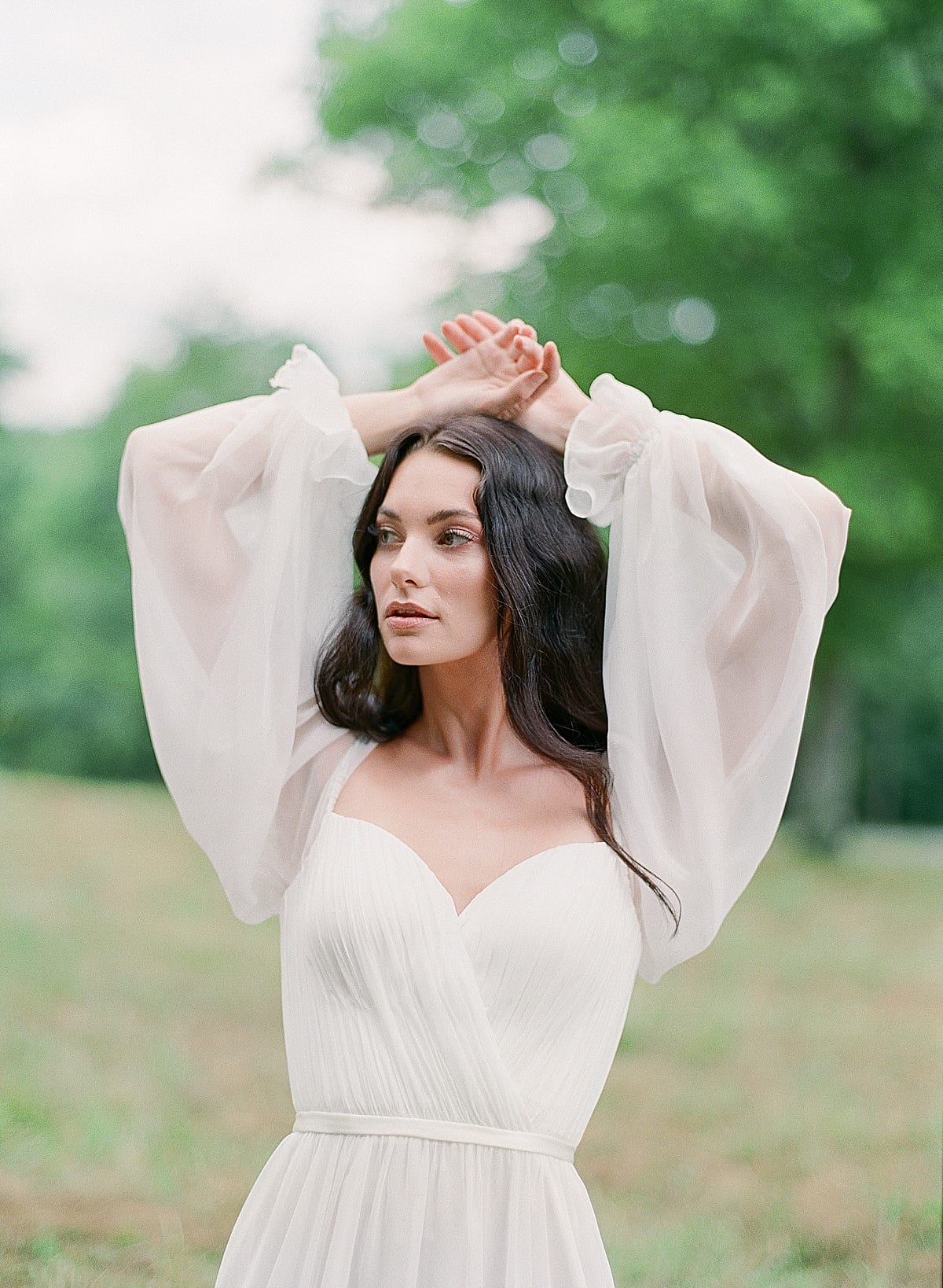 Gorgeous Alon Livné White Long Sleeved Wedding Gown Photo