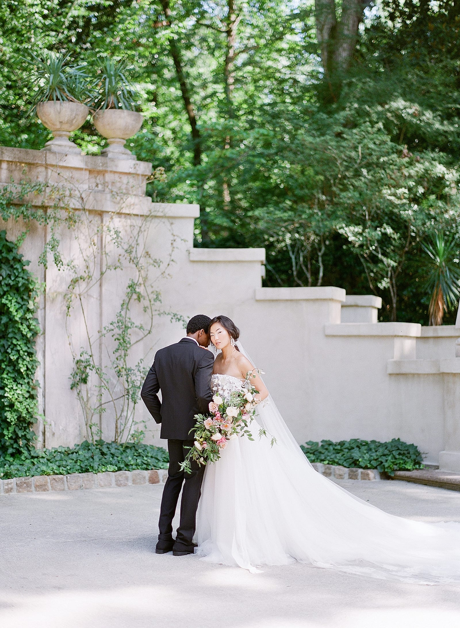 Bride and Groom at Swan House Atlanta Photo