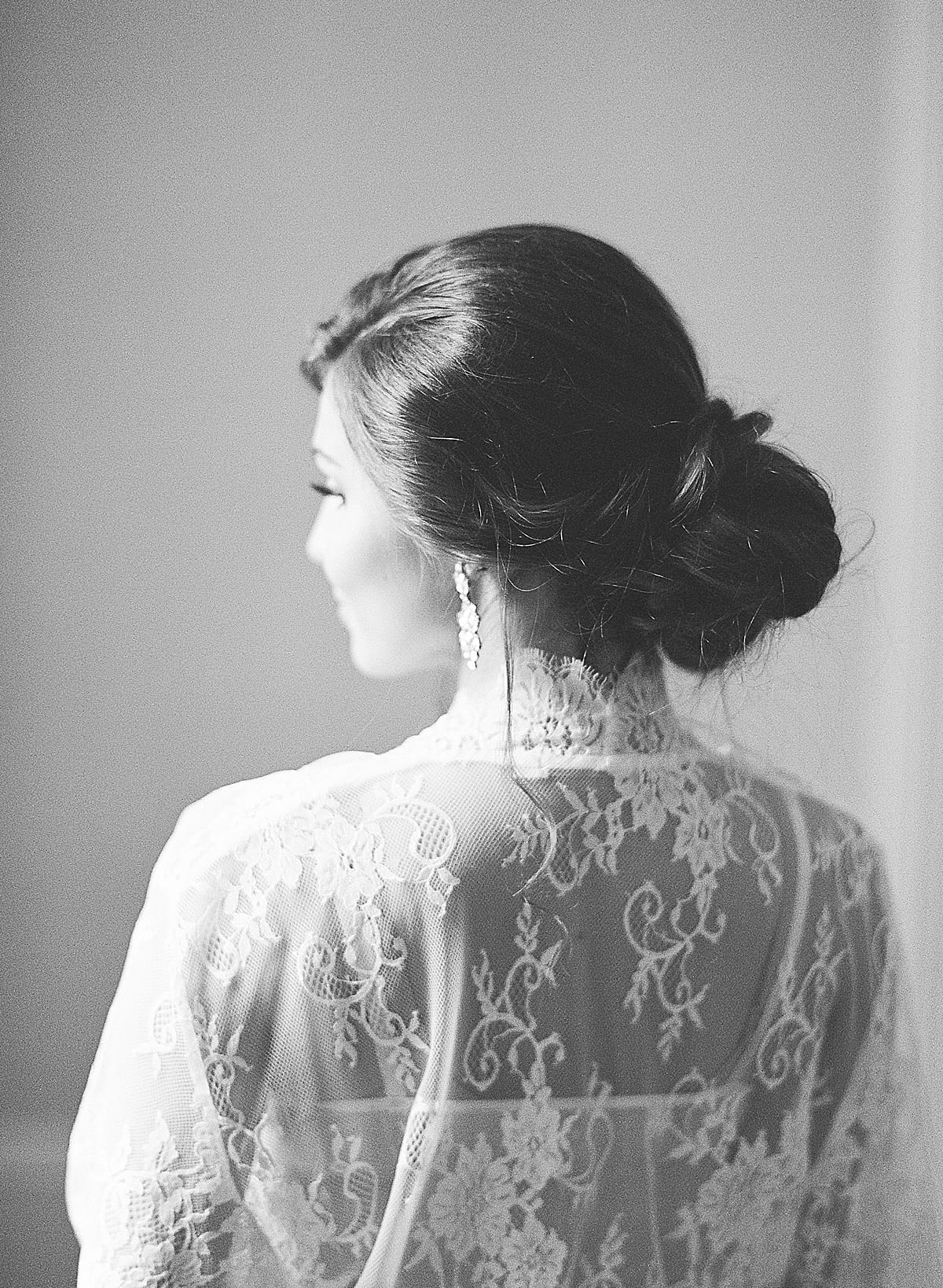 Boudoir Ideas Black and White of Bride's Back in Lace Robe Photo