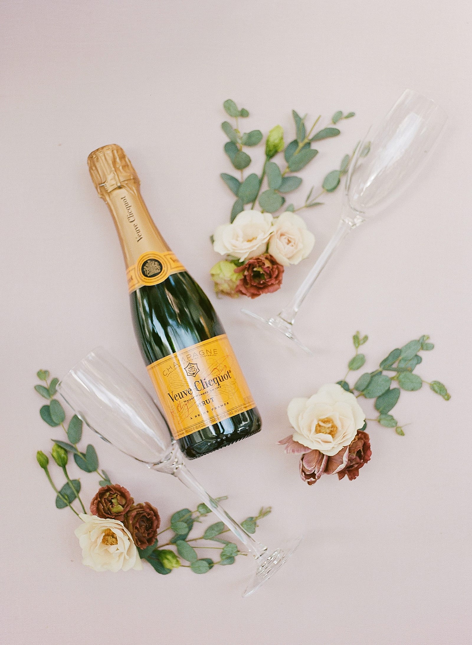 Old Edwards Inn Wedding Champagne with Glasses Photo