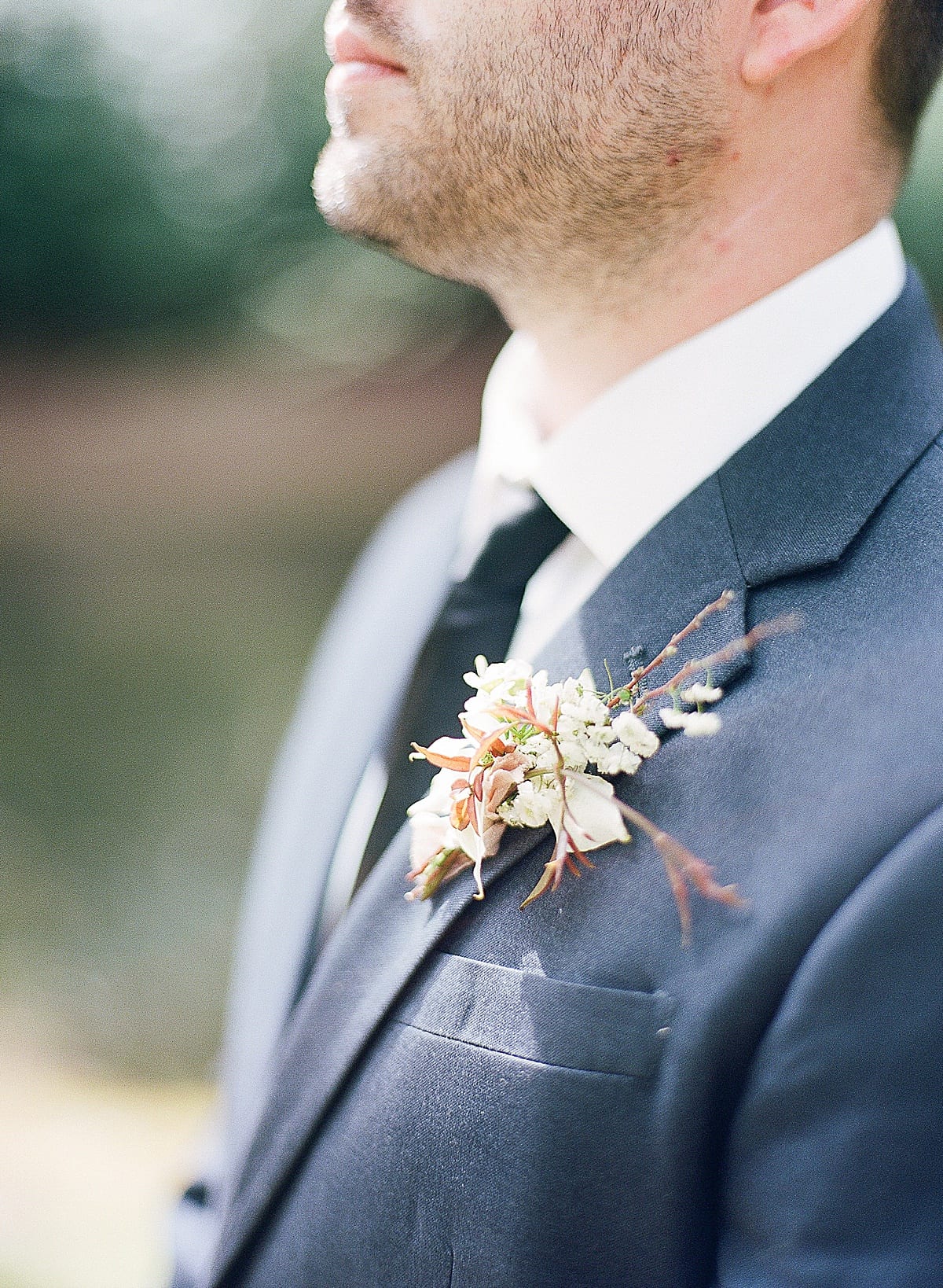 Close up of Grooms Boutonnière Photo