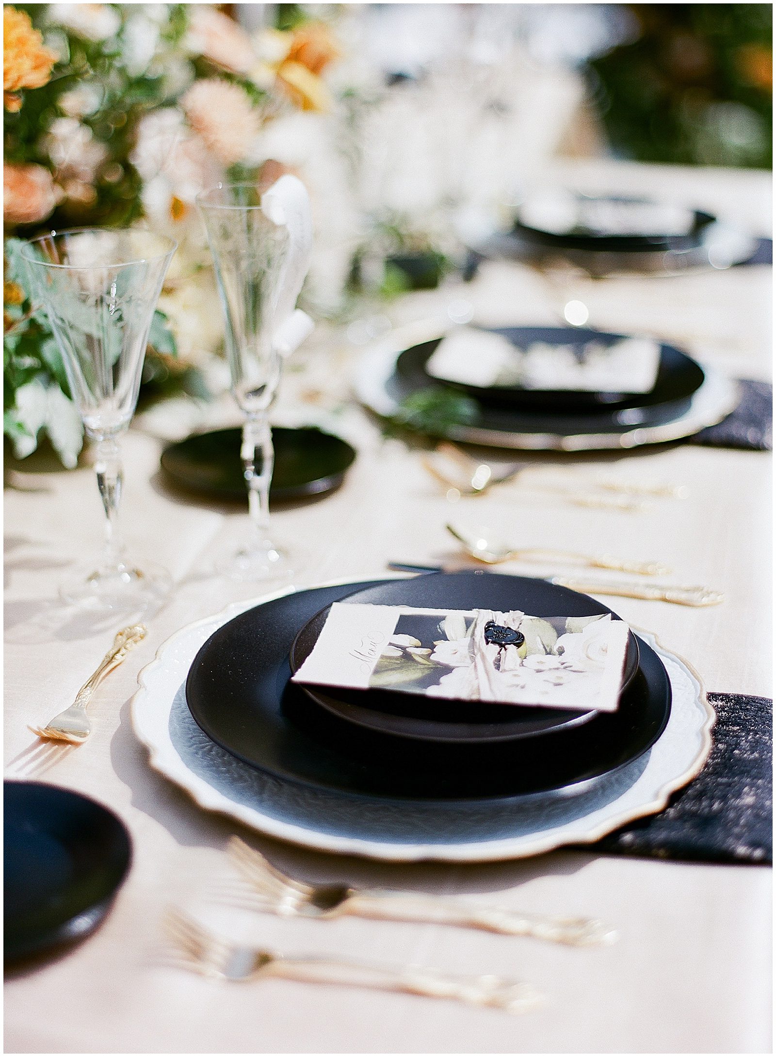 Black and White and Yellow Reception Table Photo