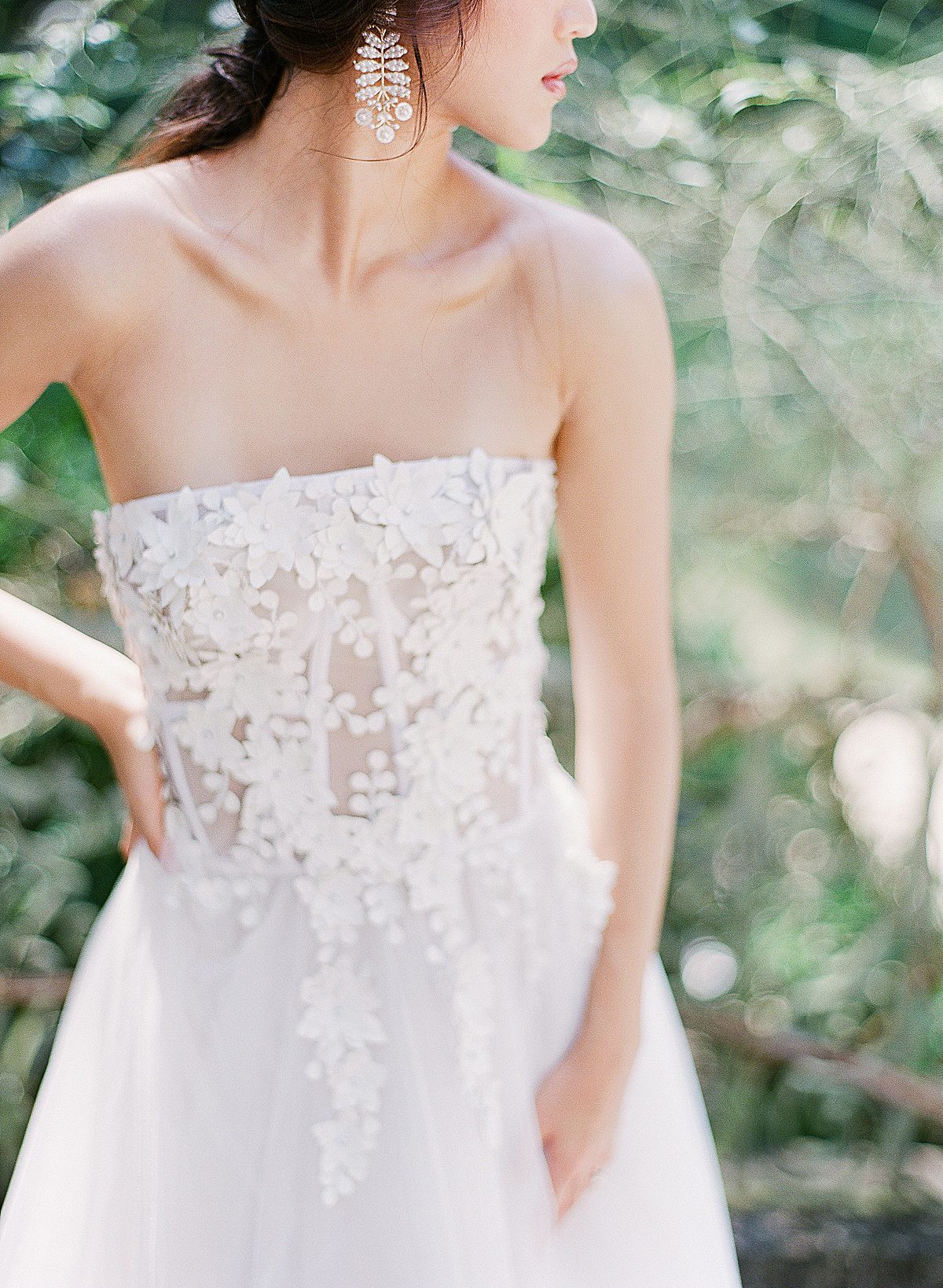 Sleeveless Dana Harel Bridal Gown Photo