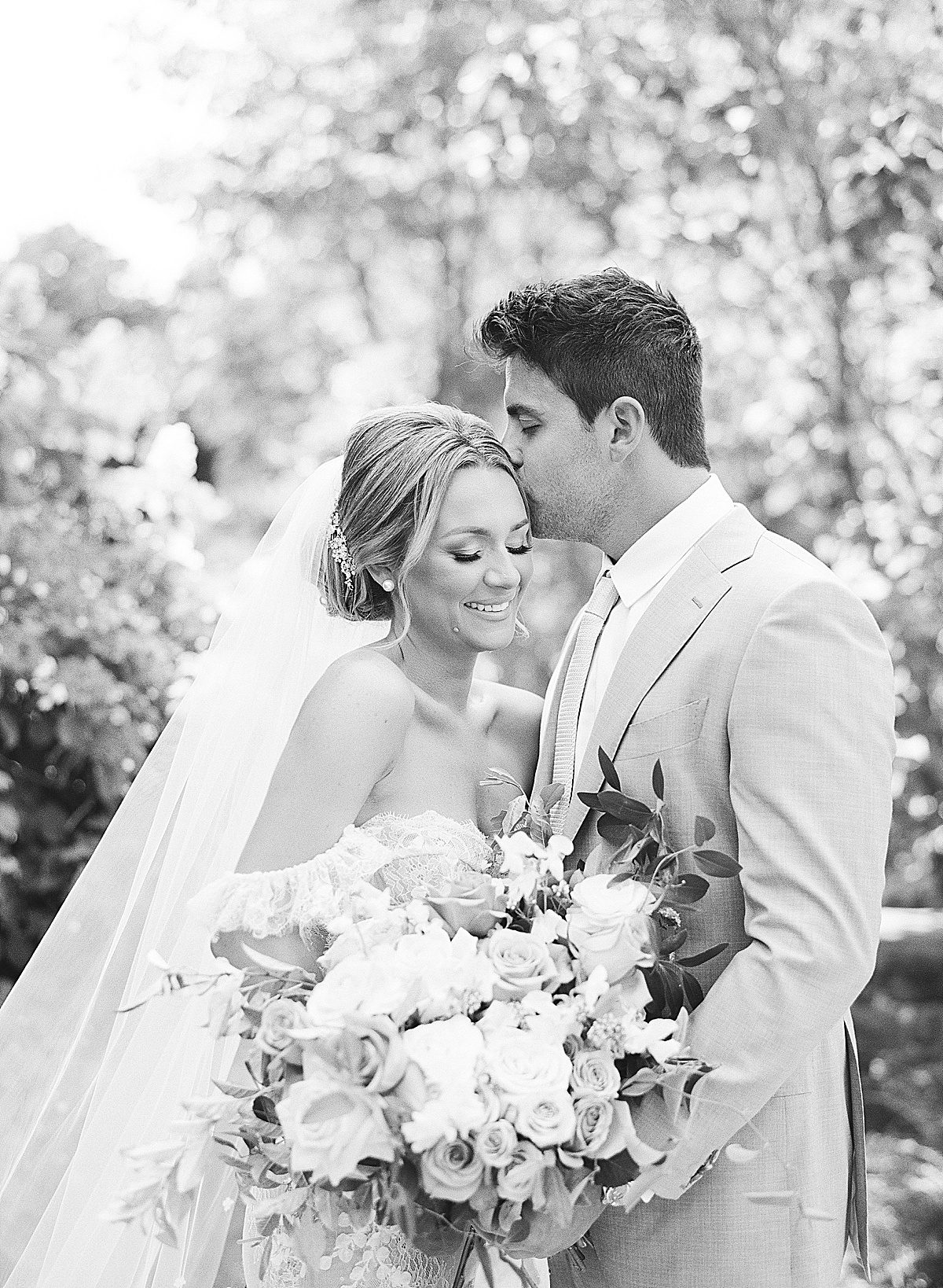 Black and White of Bride and Groom at Planting Fields Arboretum Photo