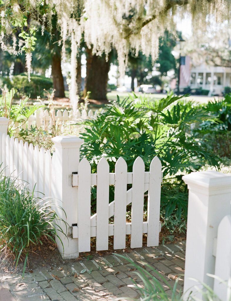 White Pickett Fence and Gate 