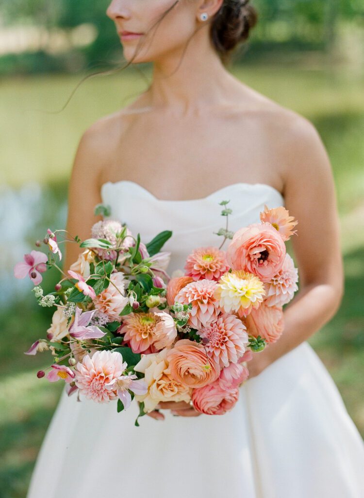 bride holding bouquet 