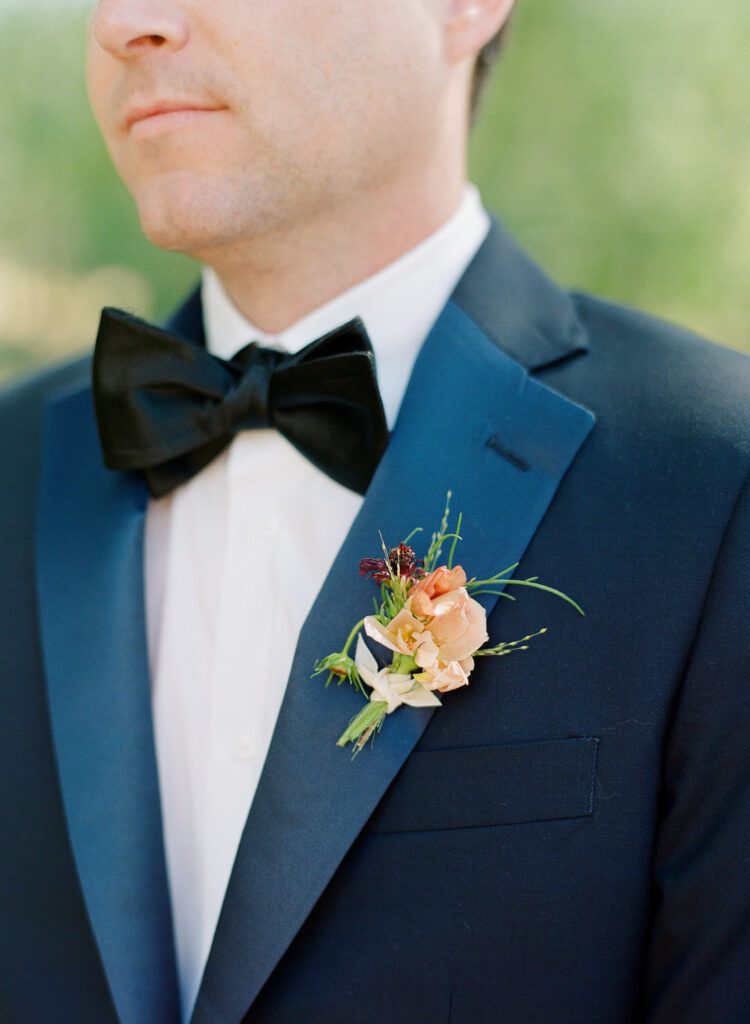 groom boutonniere 