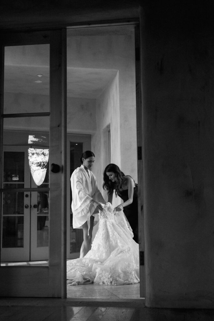 Black and white of Bride getting ready 