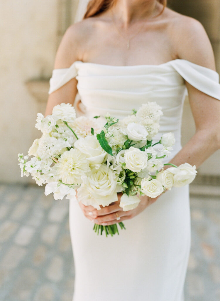 bride holding bouquet