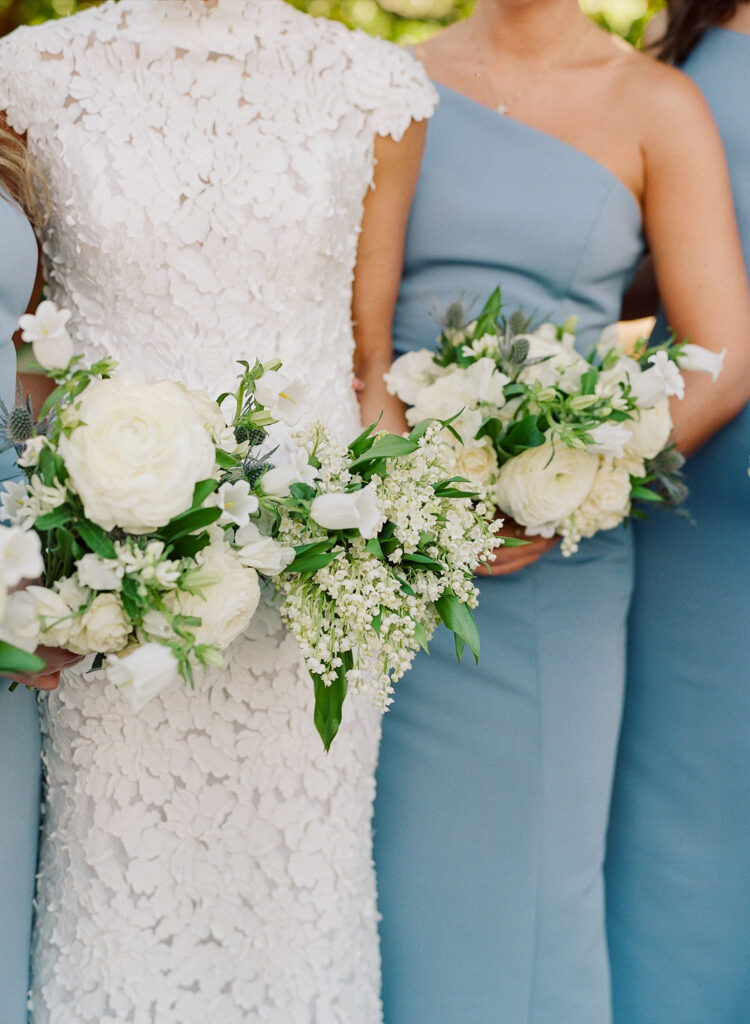 bride and bridesmaids bouquets